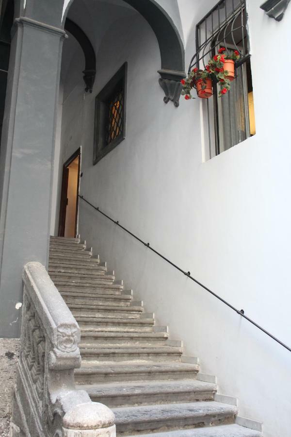 L' Arcata A Montesanto Napoli